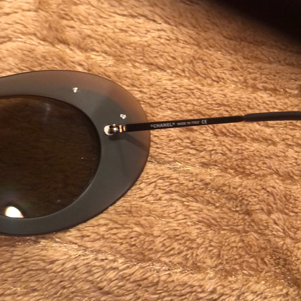 Authentic Chanel Y2K Sunglasses - Picture 4 of 8